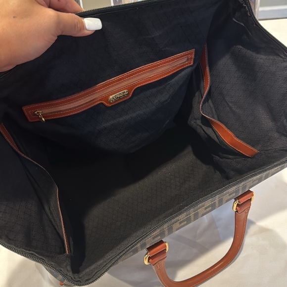 📌SOLD📌 Rare & Authentic Fendi travel bag - Picture 11 of 15